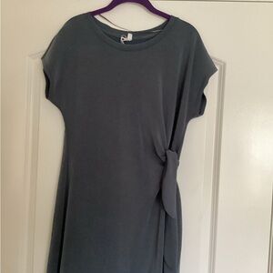 Cable & Gauge Charcoal Short Sleeve Top